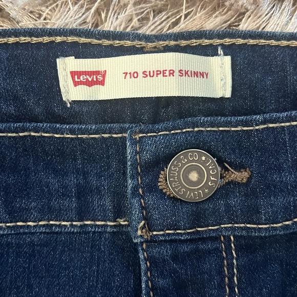 Levi 710 Super Skinny Jean, Girls size 16 with adjustment waist - Picture 2 of 5